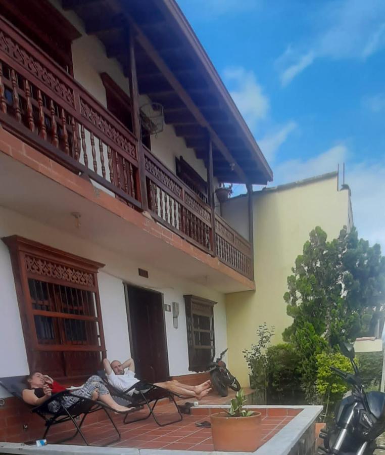 Cafe Racer Hostel Jardín Esterno foto